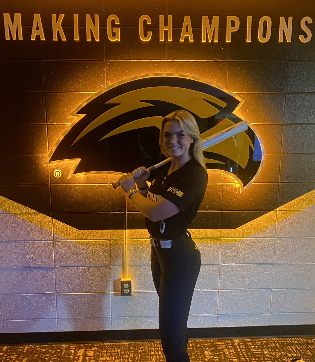 IssieCoker_hits's tweet photo. I am so blessed and excited to announce that I have committed to further my athletic and academic career at the University of Southern Miss. Truly a dream come true! Thank you to the USM coaching staff for giving me this opportunity! SMTTT💛🖤🦅 https://t.co/C3lZ9Emkzd