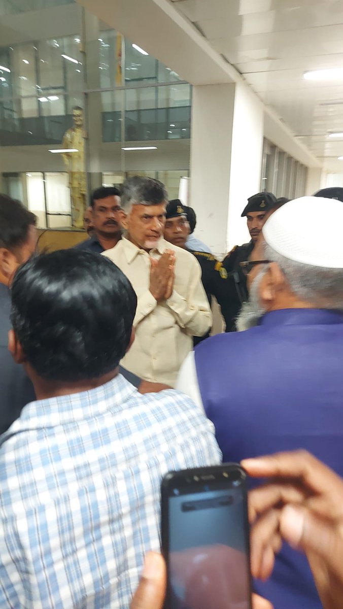 itsSaranMs's tweet photo. None Can Match his glory !!!
None can remove his mark on Cyberabad !!!
None Can Match his hardwork ....
@ncbn Naidu, strength is building opportunities from crisis!!!
#WithCBN #MyHeroCBN #BringBackBabu
#AndhraPradesh https://t.co/RGYrL6amaF