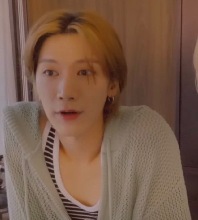 mybabytenten's tweet image. พี่เหว่งรักตุ๊กมั้ยคะ              พี่กินข้าวอยู่ตุ๊ก