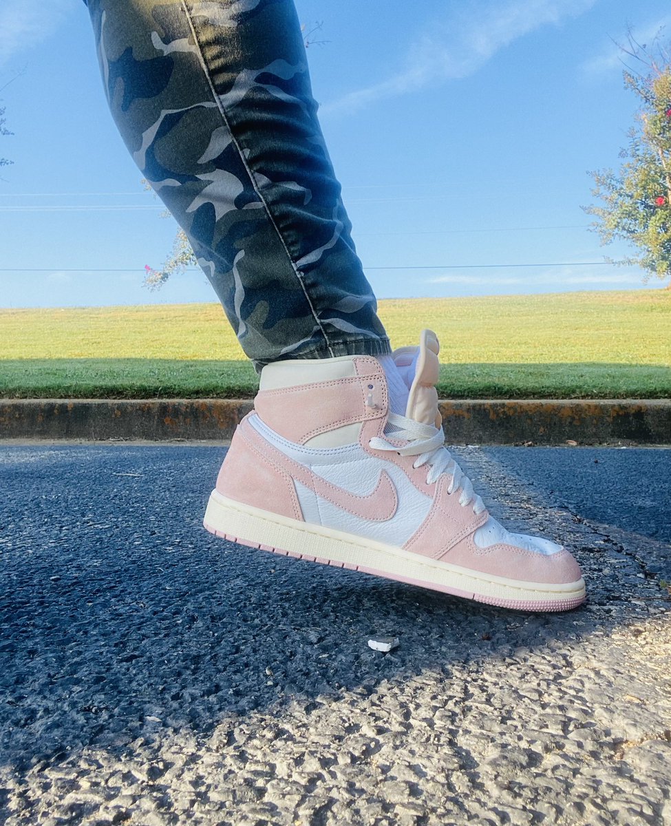 Washed Pink 1s #weekofjordan1high #snkrsliveheatingup #snkrskickcheck #snkrs #yoursneakersaredope #wearyoursneakers