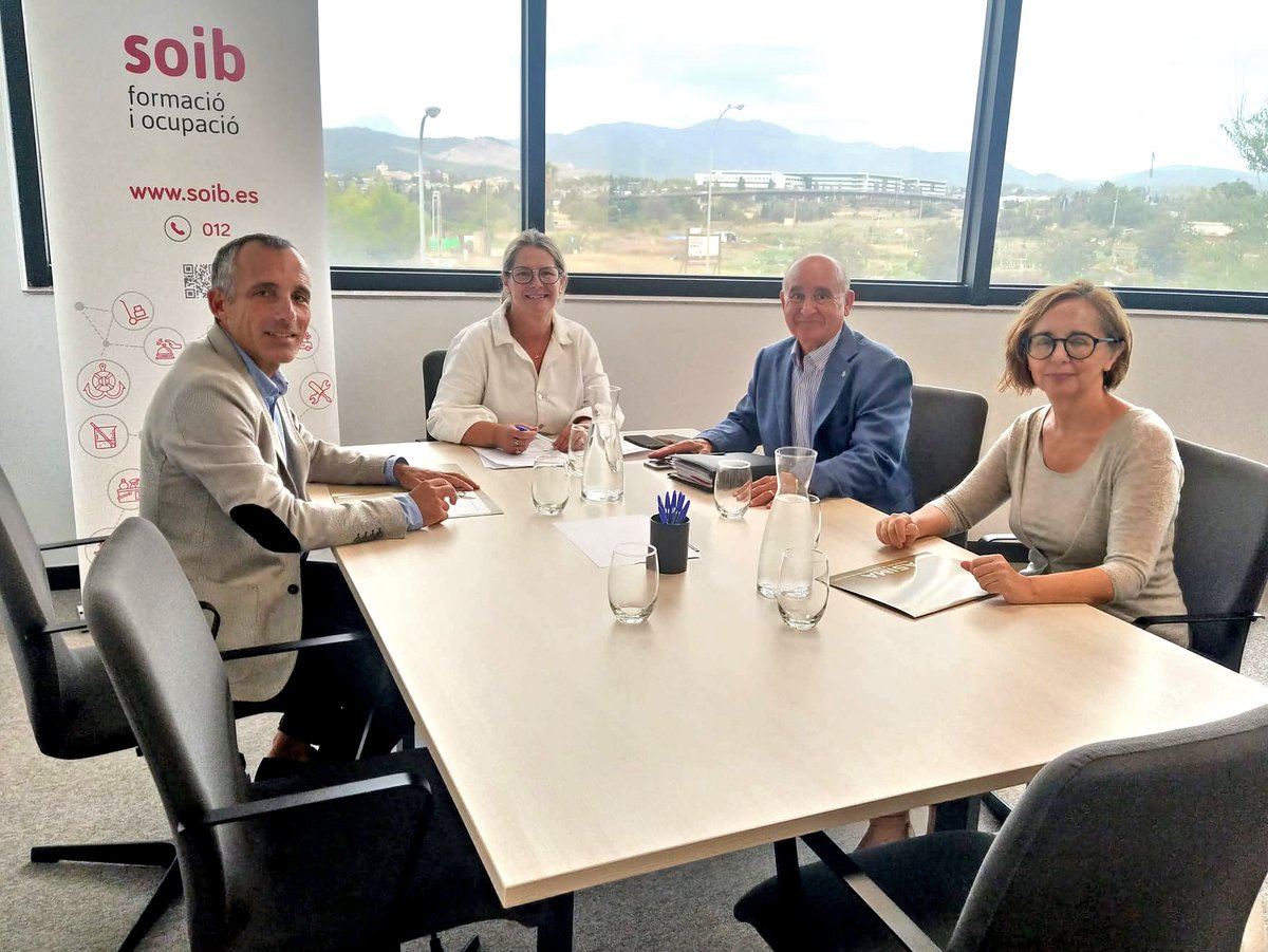 SOIBgoib's tweet photo. 🤝Primera presa de contacte de la directora del SOIB, Catalina Jiménez, amb @AsimaPoligonos per parlar de cursos, convocatòries, col·laboracions...
#FeinaSOIB #FormacioSOIB #poligonosindustriales @conselleriaEOE https://t.co/uO8rKimVvE
