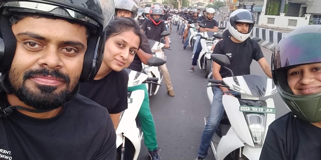 Who was the very first person to buy an #Ather? And why’d he decide to get it? 
This brings us to the story of the OG #Ather450 owner - Aditya Reddy 🧵

(1/6)
