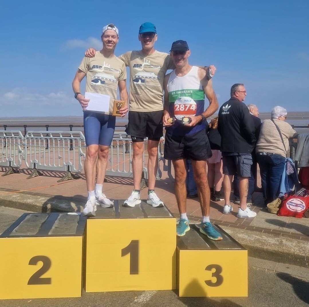 Amazing weekend for Andrew, Shane and Dave who were 1st male team at @ABPHumber Humber Costal half! 🥇🥇🥇 Well done also goes to Andrew and Mark, who have qualified to run for England Masters for the very first time! @EnglandAthletic 💪🏼💪🏼🏃‍♂️💨