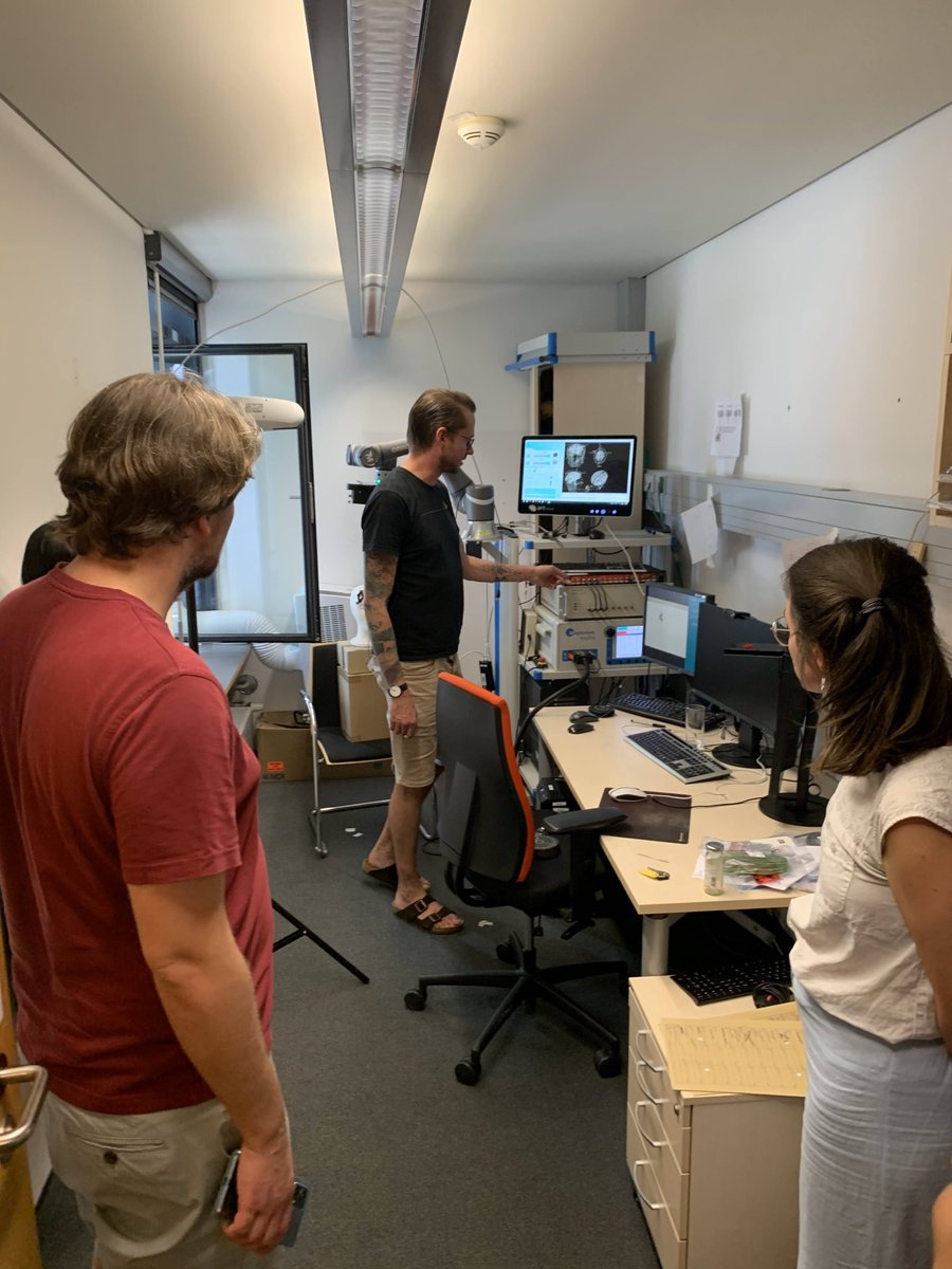 Cobra Lab (@labcobra) on Twitter photo Part of the COBRA group travelled to Leipzig last week, and here are some pictures!
They had such an amazing time at <a href="/MPI_CBS/">MPI für Kognitions- & Neurowissenschaften</a> discussing new projects with the host group, <a href="/brainnetleipzig/">Brain Networks Lab</a>. 🧠
👩💻🧑💻👨💻
See you next time in Prague <a href="/brainnetleipzig/">Brain Networks Lab</a>! Part of the COBRA group travelled to Leipzig last week, and here are some pictures!
They had such an amazing time at <a href="/MPI_CBS/">MPI für Kognitions- & Neurowissenschaften</a> discussing new projects with the host group, <a href="/brainnetleipzig/">Brain Networks Lab</a>. 🧠
👩💻🧑💻👨💻
See you next time in Prague <a href="/brainnetleipzig/">Brain Networks Lab</a>!