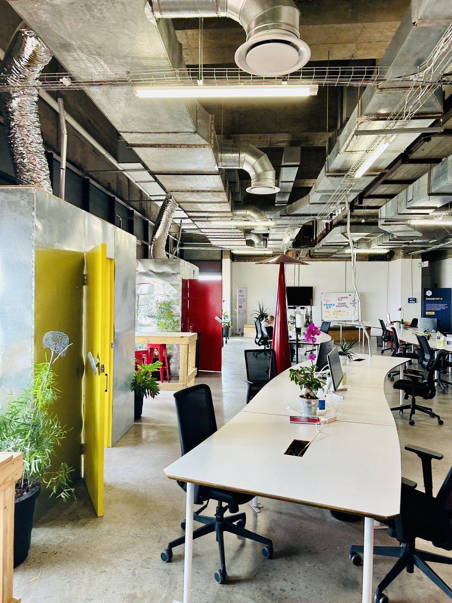 Discovering Johannesburg's innovation ecosystem ! 

🇿🇦 I had the pleasure to visite Founders Factory Africa and meet with Adam Wakefield today. Meeting Adam, allowed me to learn a lot about the dynamics of the african ecosystem. I was delighted to get closer to FFA and explore