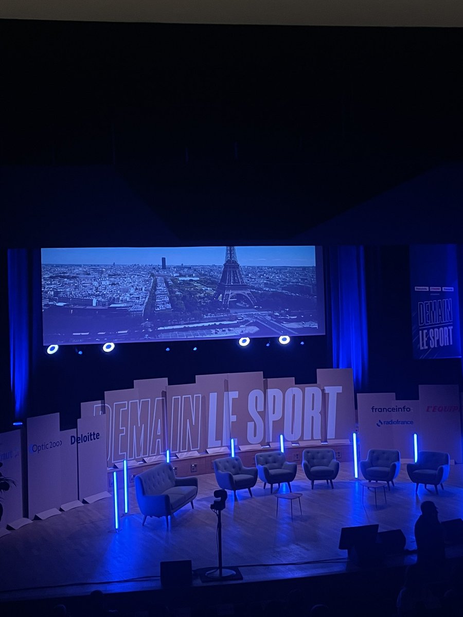 franceinfo (@franceinfo) on Twitter photo La seconde édition de #demainlesport à la maison de la radio a débuté aux côtés de la ministre des sports Amélie Oudéa-Castéra <a href="/AOC1978/">Amélie Oudéa-Castéra</a> et de nos champions tricolores @florentmanaudou <a href="/romane_dicko/">Romane Dicko</a> <a href="/pauline_drl/">Pauline Déroulède</a> <a href="/gros_mathilde/">Mathilde_GROS</a> @leautealexandre #alexishanquinquant La seconde édition de #demainlesport à la maison de la radio a débuté aux côtés de la ministre des sports Amélie Oudéa-Castéra <a href="/AOC1978/">Amélie Oudéa-Castéra</a> et de nos champions tricolores @florentmanaudou <a href="/romane_dicko/">Romane Dicko</a> <a href="/pauline_drl/">Pauline Déroulède</a> <a href="/gros_mathilde/">Mathilde_GROS</a> @leautealexandre #alexishanquinquant