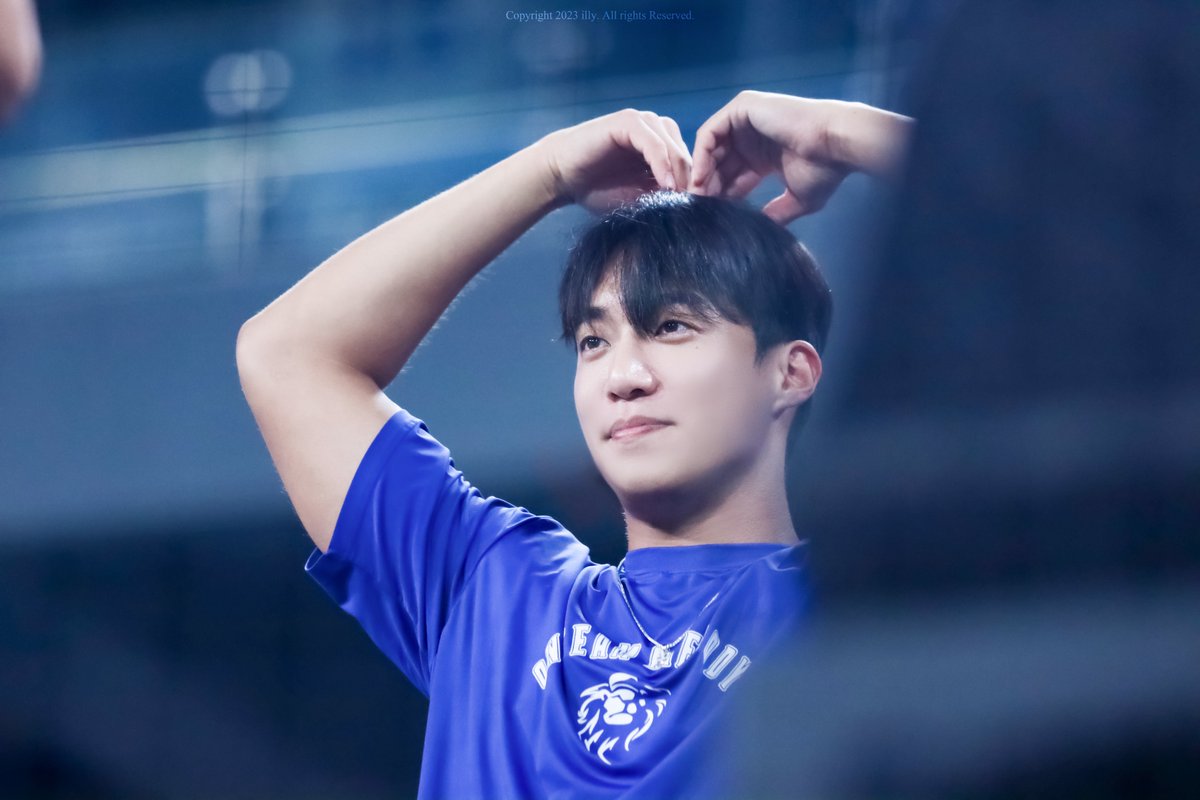 이번 시즌도 너무 수고했어 태인!!
항저우 가서도 아프지말구 다치지말구.... 
잘하구오자 화이팅화이팅✊🏻
소집 정말 며칠 안남았지만,,, 손 안좋은거 얼른 나았으면,,,😢 마음같아선 손가락 떼주고싶네,,, (?

📸 230914 (vs KT)
#삼성라이온즈 #원태인