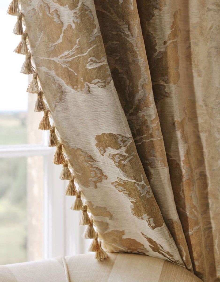 Curtaincraft's tweet photo. New Collection - Damasks from Colefax & Fowler.
Find out more about our bespoke soft furnishings including curtains, blinds, shutters and awnings at https://t.co/i8w6YsL51L or https://t.co/RbJYhbVBdO
#damasks #colefaxandfowler #fabric #fabricdesign #wallcoverings #wallpaper https://t.co/vjtl0zfv0Z