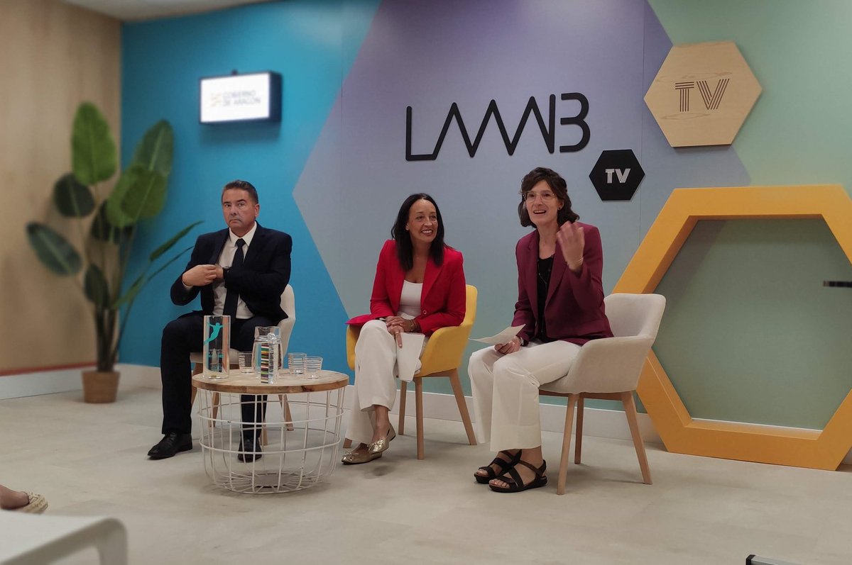 Ayer en el <a href="/laaab_es/">Laboratorio de Aragón [Gobierno] Abierto ▪︎ LAAAB</a> del <a href="/GobAragon/">Gobierno de Aragón</a> tuvimos la visita de los alumnos del máster de alta gestión directiva del <a href="/INAP_ES/">Instituto Nacional de Admón. Pública</a> con la presentación de la consejera de bienestar social y familia <a href="/cmsusin/">Carmen Susín</a> y con nuestro Director General <a href="/007lafuente/">Miguel A. Lafuente</a>