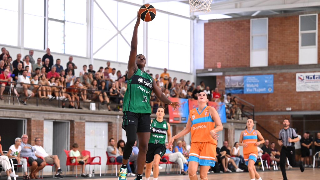 #LligaCAT🏀 / Ple de victòries del <a href="/cbboetmaresme/">CB Boet Maresme Mataró</a> a la Lliga Catalana AON 2023 LF Challenge!

🏆 Talenom Boet Mataró campió de la 3a edició de la competició, en imposar-se a la Penya a la J2. Enhorabona!

➡️ basquetcatala.cat/noticies/10245
📸 <a href="/cbboetmaresme/">CB Boet Maresme Mataró</a> | <a href="/Penya1930/">Club Joventut Badalona</a>