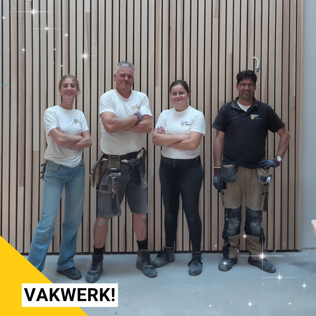👏| Deze kanjers (v.l.n.r.: Maud, Arie, Nathalie en Louis) poseren hier voor hun zelfgemaakte akoestische essen houten wand. Echt vakwerk!

#fraanjebouw #fraanje #werkenindebouw #vrouwenindebouw #teamwork #vakwerk #samenbouwenaandetoekomst