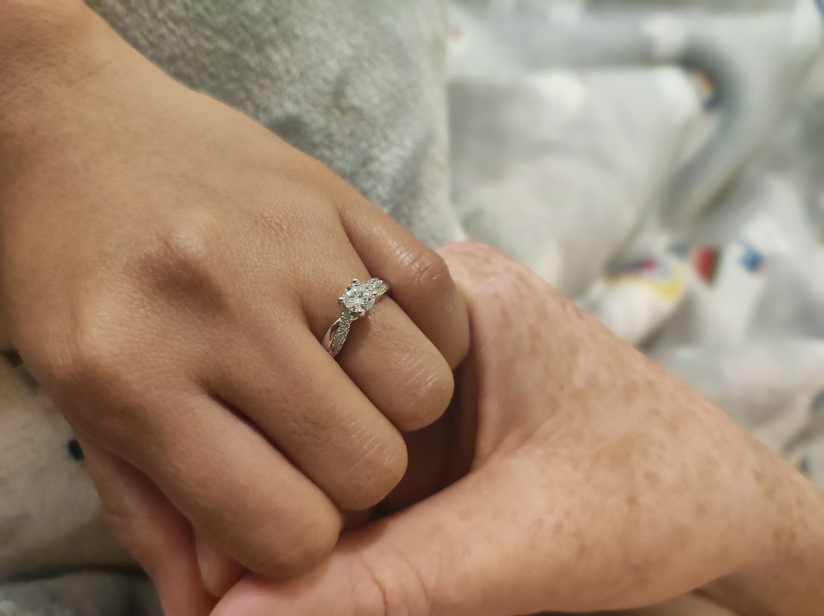 _swordfish6975's tweet image. It's a yes 🥳💍