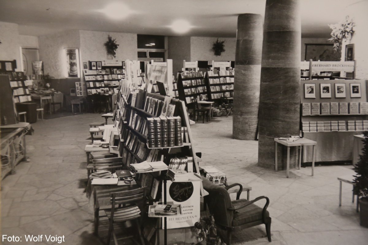 Die erste Buchmesse der Nachkriegszeit fand in der <a href="/Paulskirche/">Paulskirche</a> statt. Hättet ihr das gewusst? 😯 

In den kommenden Wochen wollen wir euch auf ein großartiges Jubiläum einstimmen: Wir feiern in diesem Herbst 75 Jahre <a href="/Book_Fair/">FrankfurterBuchmesse</a>! 🥳

Quelle: @isg_frankfurt, Foto: Wolf Voigt