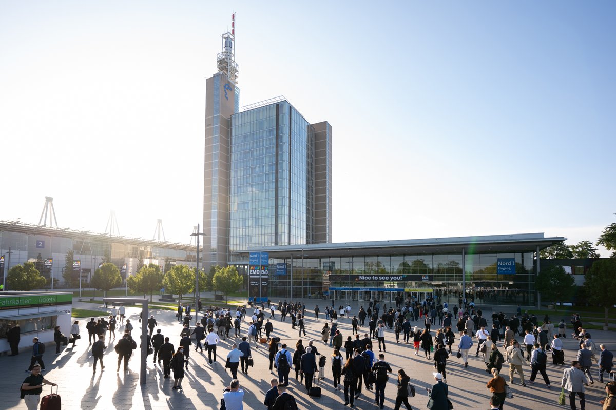 Good Morning, Hanover! Welcome to another beautiful day at the fairgrounds: Come to visit #EMO2023 and explore the world of manufacturing! We wish you an excellent day ☀️ By the way: If you come by public transport, you can travel free of charge with the EMO Hannover ticket 🚌