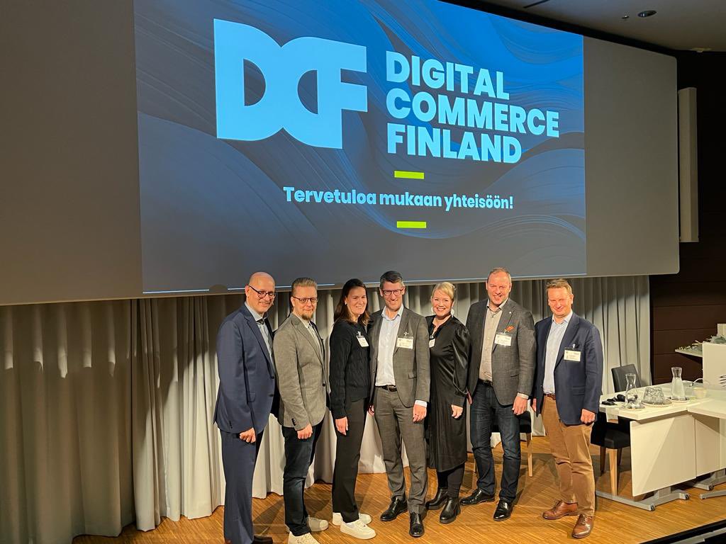 Digitaalinen kauppa on Suomelle valtava mahdollisuus! 💎 Digital Commerce Finlandin tavoitteena luoda maailman kilpailukykyisin digitaalisen kaupan yhteisö Suomeen. Käynnistymistä tukevat @kauppafi @ksmlfi @paytrail @Postigroup @SanomaMediaFin & @SuomalainenTyo Seuraa: @DCFinland