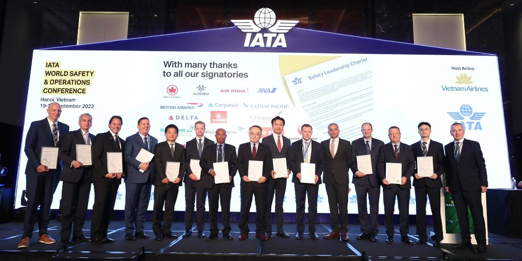 IATA's tweet image. The Safety Leadership Charter was launched at #IATAWSOC taking place in Hanoi, 🇻🇳 . 

Safety leaders from more than 2️⃣ 0️⃣  airlines are the first signatories, including many who were on hand to mark the occasion.

Find out more ➡️ bit.ly/3Rx4ZK9