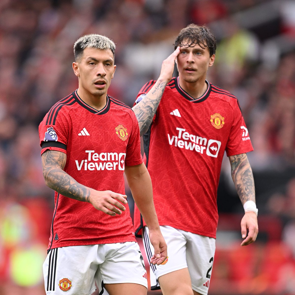🚨 Four Manchester United stars were involved in huge bust-ups after Saturday's 3-1 defeat to Brighton. Bruno Fernandes confronted Scott McTominay and Lisandro Martinez and Victor Lindelöf also lost it with each other after the game. (Source: Sun Sport)