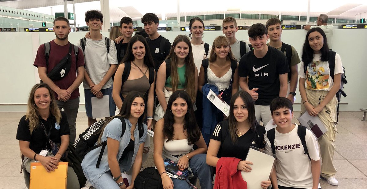 Llor_Fundacio's tweet image. 🇬🇧 Alumnes de 4t d’ESO estaran 3 setmanes a #Eastbourne, seguint el syllabus escolar al @WillingdonCS . Immersió lingüística i cultural amb el programa #SchoolIntegration
