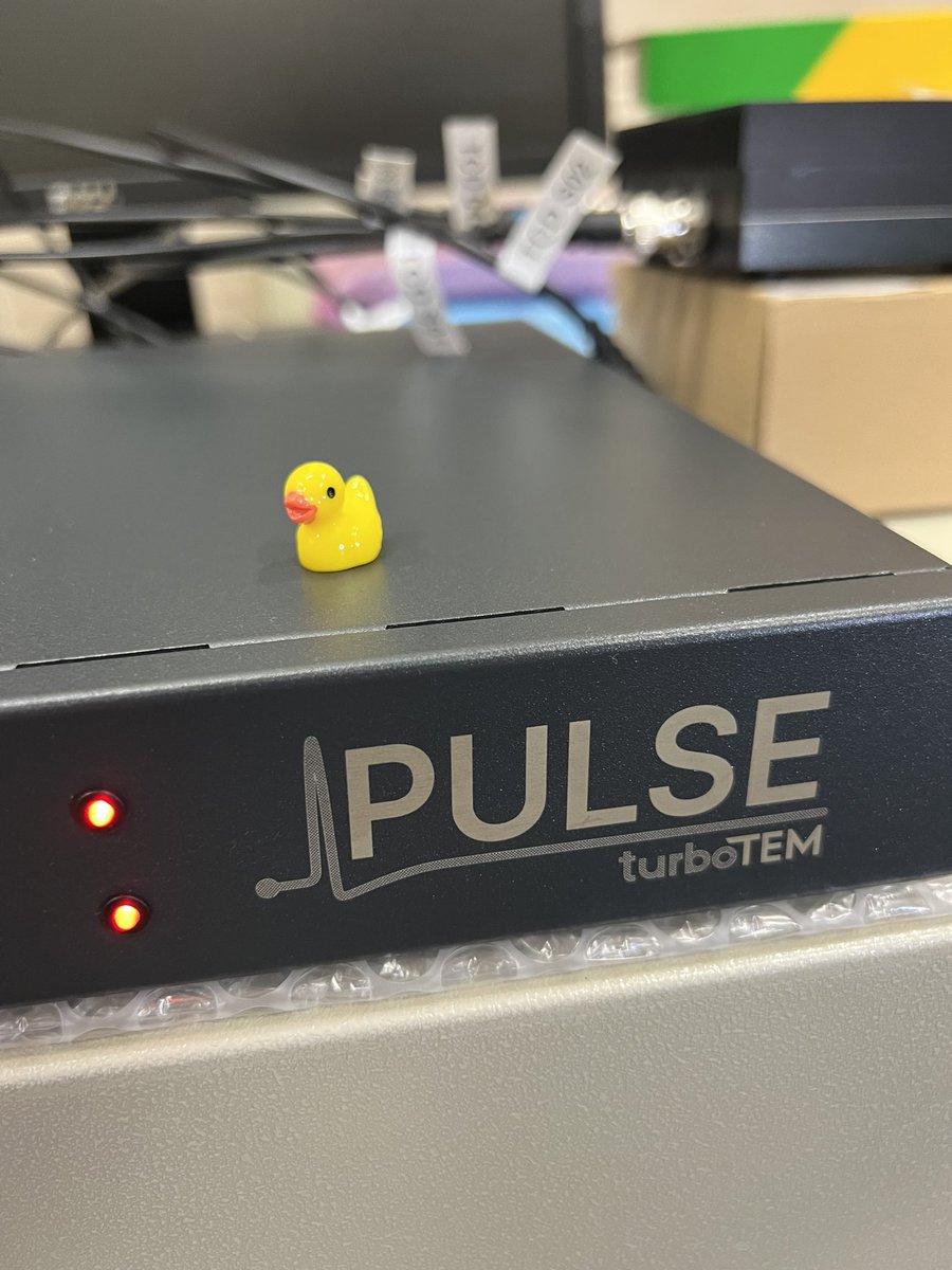 That’s the Pulse box all powered up and ready to go make digital DPC at the University of Tokyo! @TCD_Ultramic @lewysj