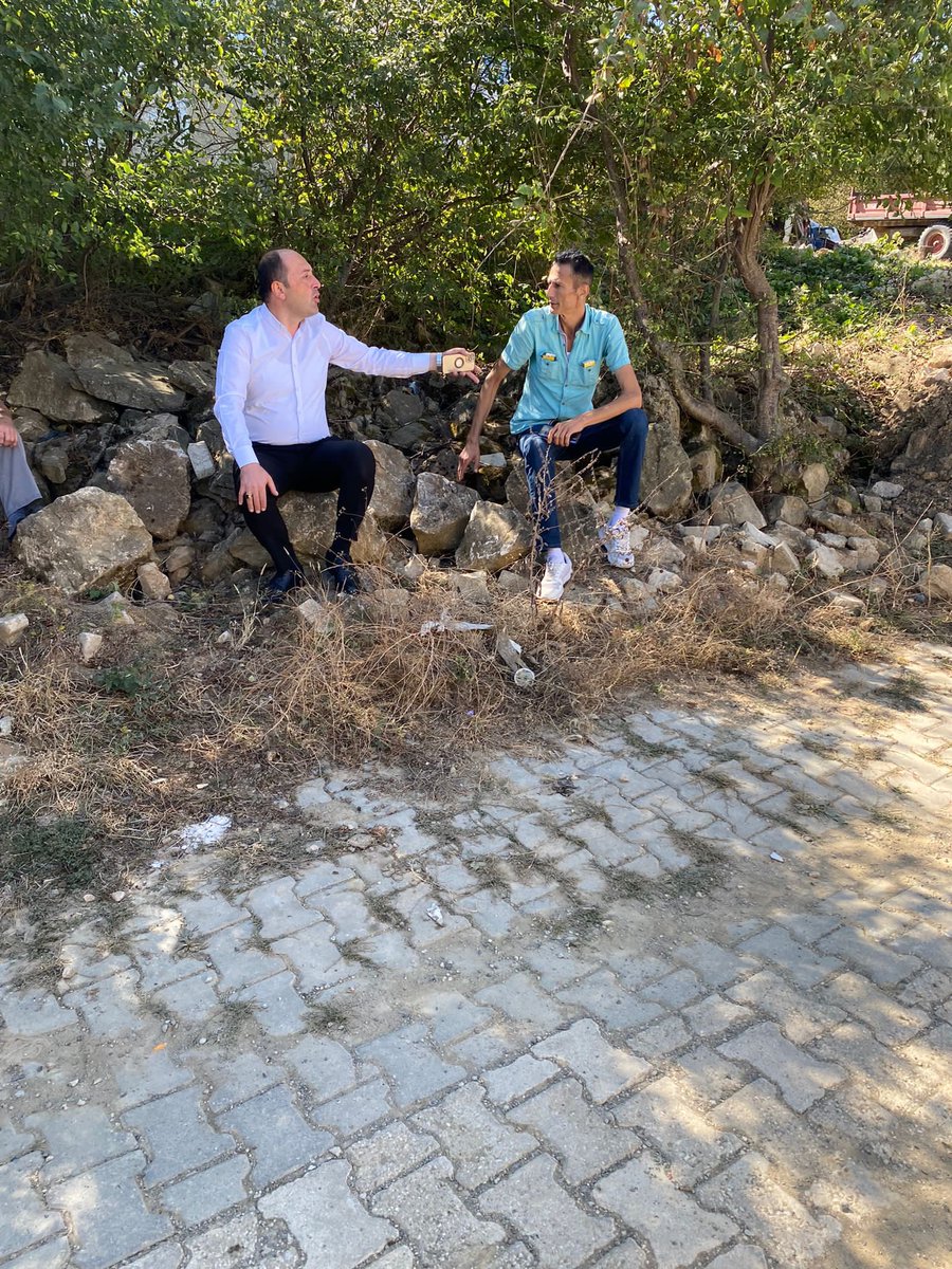 gbbselcukyildiz's tweet photo. Ceceler Mah.’mizde DEMİR ailesine taziyelerimizi ilettik.Seher ablamıza Rabbim rahmet eylesin inşaAllah.
#Sakarya #Geyve #Ceceler https://t.co/b9n2bpv230
