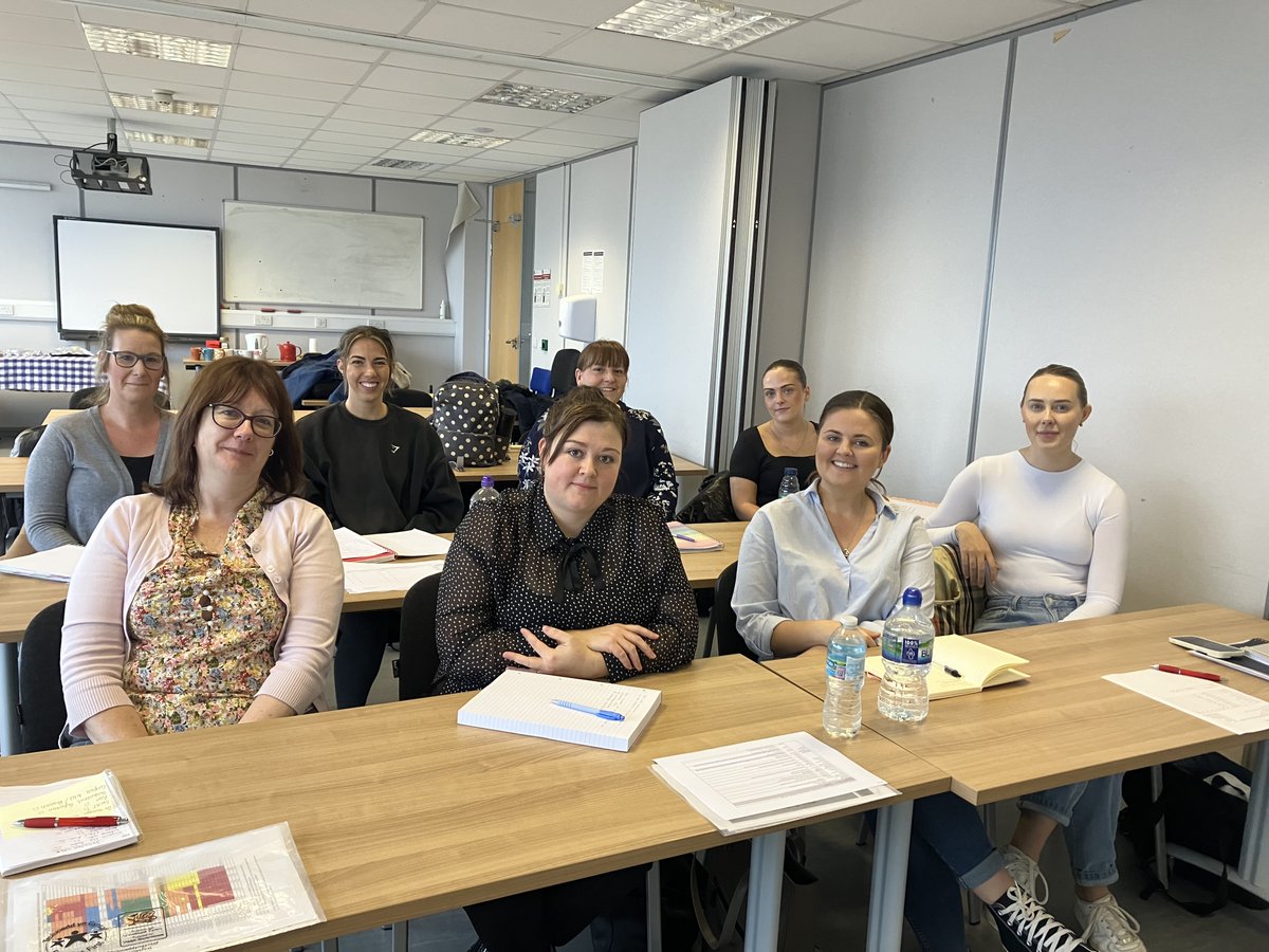 Croeso cynnes iawn i Garfan Ymwelwyr Iechyd newydd SCPHN 2023. Rydym yn edrych ymlaen at eich cefnogi dros y flwyddyn i ddod. <a href="/cardiffuni/">Cardiff University</a> <a href="/Kathryn58671510/">Kathryn Price, RN Child, SCPHN HV</a> <a href="/LouiseLimorgan/">Louise</a> <a href="/LowriRizzo/">Lowri Rizzo</a> <a href="/CV_UHB/">Cardiff and Vale University Health Board</a> <a href="/AneurinBevanHVS/">Health Visiting Services ABUHB</a> <a href="/CwmTafMorgannwg/">Cwm Taf Morgannwg University Health Board</a>