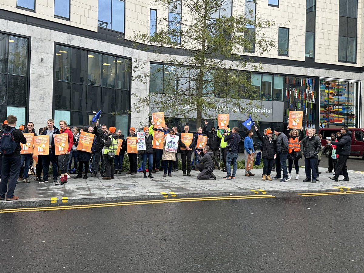 Den Langhor (@dlgden) on Twitter photo Merseyside consultants out in force despite horrendous weather to once again say we will NOT accept further pay erosion. <a href="/RishiSunak/">Rishi Sunak</a> you can stop these strikes. We are waiting to talk! #consultantstrike #ConsultantsStrike Merseyside consultants out in force despite horrendous weather to once again say we will NOT accept further pay erosion. <a href="/RishiSunak/">Rishi Sunak</a> you can stop these strikes. We are waiting to talk! #consultantstrike #ConsultantsStrike