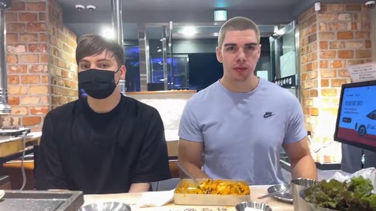 Our team in court after they see our illegal drafts that end up working. 

Playing tomorrow vs Fragsheet Esports <3
#BIPWIN #GOBIP