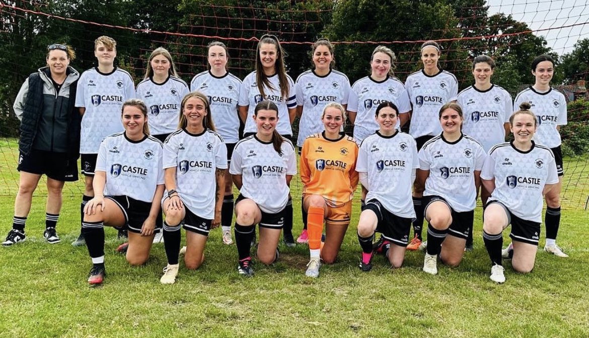 Many thanks to Castle Vehicle Servicing for supporting our Ladies Team this season. The Ladies are pictured ahead of the season opener proudly wearing their new playing kit which you will notice aligns with the #OneClub aspiration. #Badgers 🦡 #CastleVehicleServicing 🚘