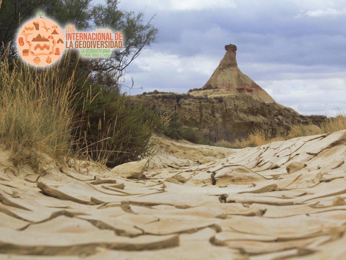 PatrimonioGeo's tweet photo. ¿Os habéis preguntado que significa la #geodiversidad? Es el conjunto de rocas, minerales, fósiles, sedimentos, paisajes, ríos, lagos… pero también la inmensidad de procesos que crean y son capaces de cambiar la superficie de nuestro planeta.
#geodiversityday https://t.co/l8OeIO6tIf