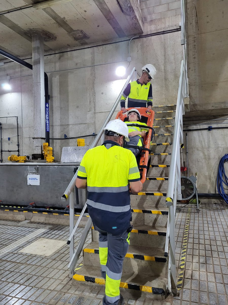 veolia_rmurcia's tweet photo. Continuando con la Semana Internacional de la Seguridad y Salud 2023 de @Veolia_Es, hoy realizamos en la #EDAR Cabezo Beaza de @Hidrogea en #Cartagena  un simulacro de accidente. 
#SeguridadySaludLaboral #PrevenciónDeAccidentes #Reglasquesalvanvidas #semanadelaseguridad https://t.co/M13nyrgZXu