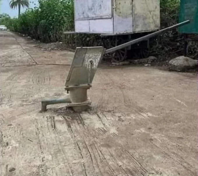 anuj_kum16's tweet photo. Tube-well in #Pakistan after Gadar 2
#CorruptArmy #PakistanArmy #JusticeforAmmar #بچوں_کے_قاتل Canada #WellDoneMohsinNaqvi #SupremeCourtofpakistan #PakistanArmy #انتشاری_نمبر804 #PakistanEconomicCrisis #pakistaneconomy #GaneshChaturthi #JustinTrudeau https://t.co/d0V324U5OJ