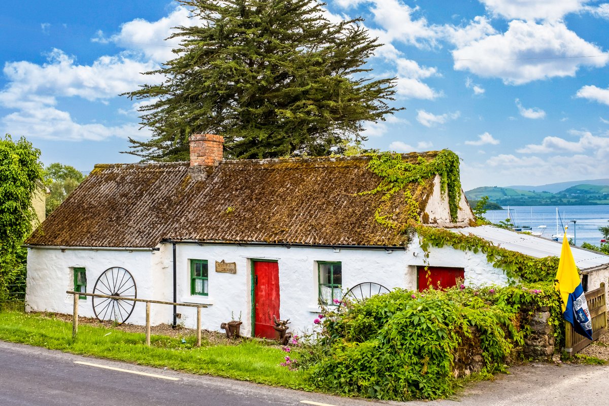 Mountshannon village has strong historical links; Ring forts, holy wells, famine graves and even a wedge tomb are all within reach. The most notable of all is Inis Cealtra or Holy island. This monastic settlement is of great importance in Ancient Ireland.

#VisitClare