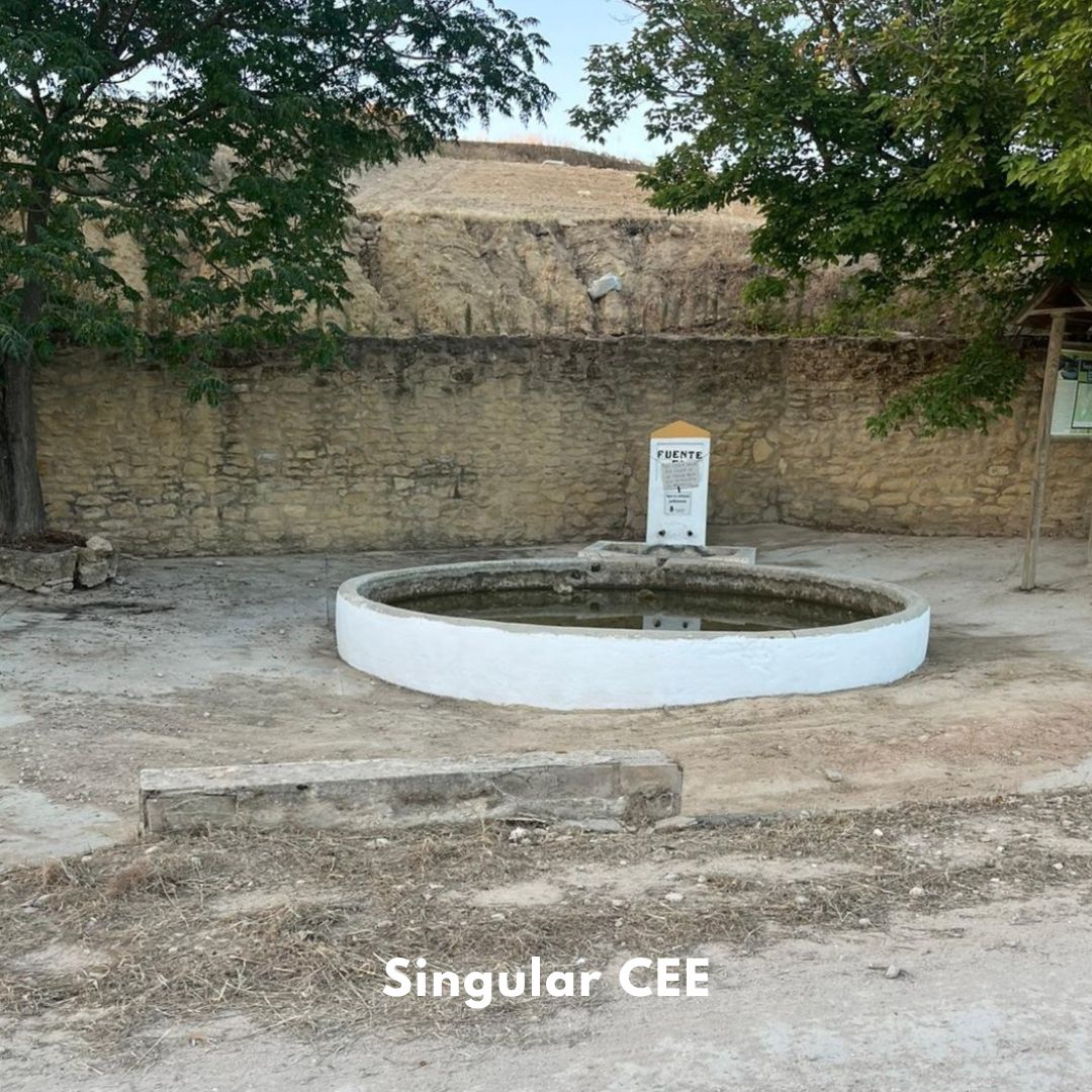 SingularCEE's tweet photo. LIMPIEZA Y MANTENIMIENTO DE FUENTES
⛲️Nuestro equipo de jardinería se ha encargado de la limpieza y mantenimiento de fuentes históricas de Montilla.
✅Gracias al @Ayto_Montilla por confiar en #SingularCee
Contacta con nosotros en:
📧info@singularcee.com
☎️957 332 041
#CordobaEsp https://t.co/l4TkrlF39G