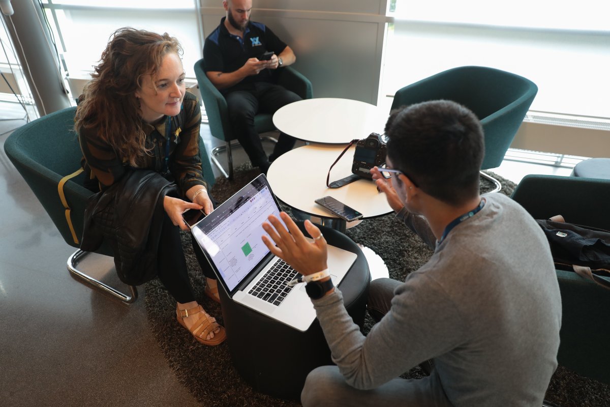 gijnFr's tweet photo. Un nombre record de 2.100 personnes de plus de 130 pays sont attendues à #GIJC23 🌍🇸🇪

🪪Pensez à retirer votre badge entre 16h et 19h aujourd'hui ou dès demain 8h.

🗓️Préparez votre programme sur : https://t.co/7CJQ1kKSVk https://t.co/Iw3kZC6fuy