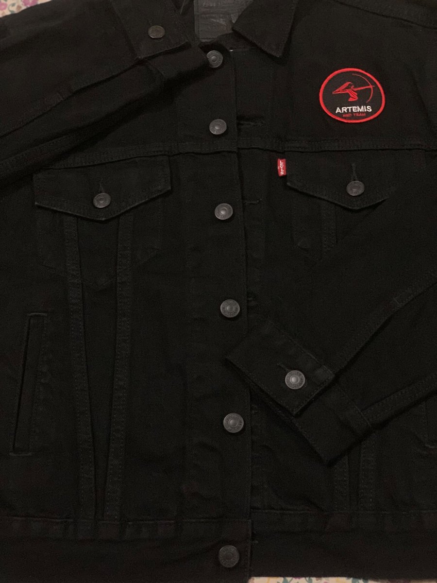 Thanks a lot <a href="/synack/">Synack</a> <a href="/SynackRedTeam/">Synack Red Team</a> for sending this amazing jacket 🔥🔥🔥

#synack #redteam #BugBounty