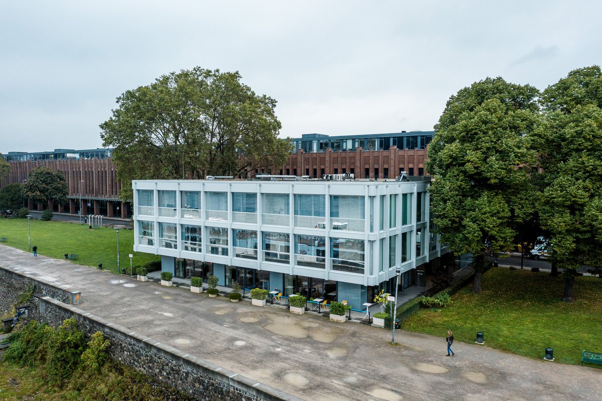 CMBlu_AG's tweet image. Auch hier hat unsere #SolidFlow-Batterie wieder großes Interesse geweckt. Wir bedanken uns für die vielen guten Kontakte zu verschiedenen Energieversorgern und die Einblicke in spannende Technologieprojekte für mehr #Nachhaltigkeit und eine erfolgreiche #Energiewende.