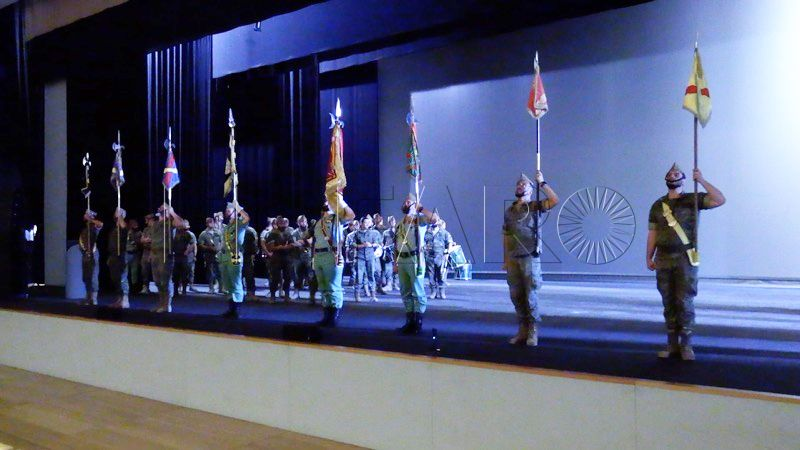 PlataformaMill1's tweet photo. Ensayos previos al gran concierto que la #BandaDeGuerra del #Tercio "Duque de Alba" II de #LaLegión ofrecerá este martes a las 19:00 horas, con motivo del #CIII aniversario de su fundación.
https://t.co/lADbA02ihS https://t.co/ZPkKog44iI