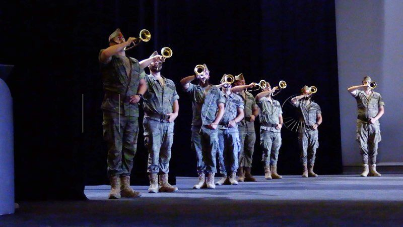 PlataformaMill1's tweet photo. Ensayos previos al gran concierto que la #BandaDeGuerra del #Tercio "Duque de Alba" II de #LaLegión ofrecerá este martes a las 19:00 horas, con motivo del #CIII aniversario de su fundación.
https://t.co/lADbA02ihS https://t.co/ZPkKog44iI