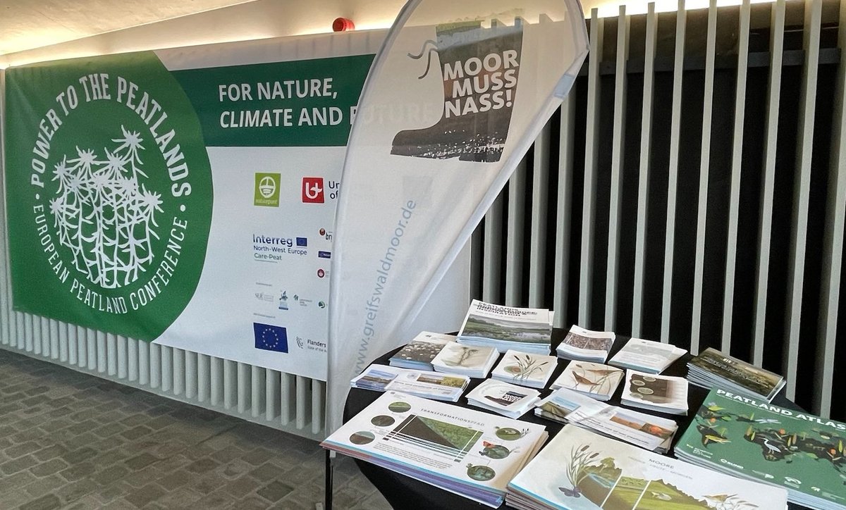 greifswaldmoor's tweet image. "For #peatland protection we not only need #science and policy but we also need emotions and #love" #HansJoosten #uwp2021 in keynote of #Power2Peatlands-Conference in #Antwerp - greatest gathering of #peatland people 2023 with participation of @greifswaldmoor @uni_greifswald