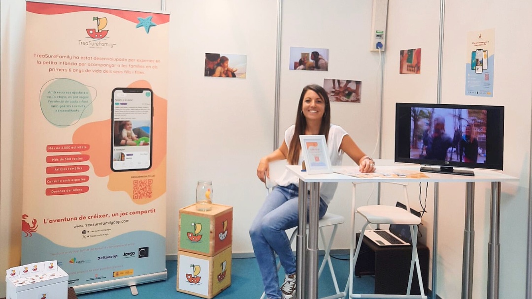 CAS: Exploradoras, este fin de semana hemos estado en la feria #Exponadó en Tarragona y ha sido fantástico poder conocer a tantas #familias y compartir con ellas nuestro proyecto. ¡Tenemos muchas ganas de preparar la próxima por Sabadell!