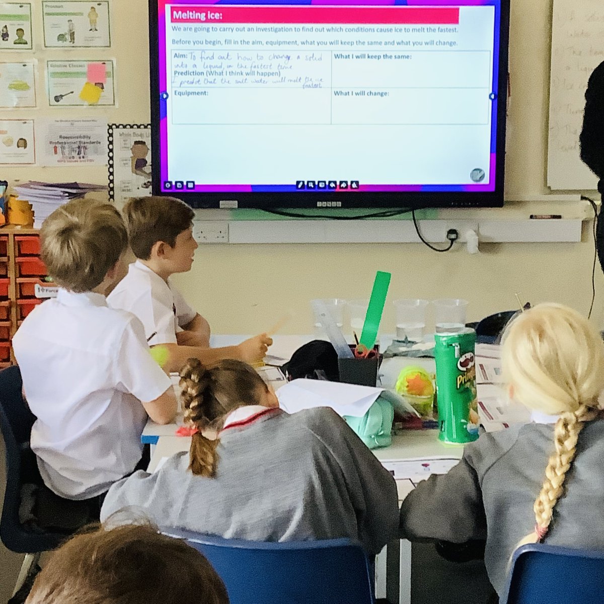 wooltonprimary's tweet image. Science experiment in 4S this morning using salt, sugar &amp;amp; baking soda #WPSScience 👍