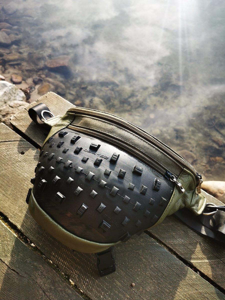 PSabisz's tweet image. FAT bike tire big waistbag ♻️💪🔥

#zerowaste #biketires #innertube #newlife #upcycle #suistainablefashion #eko #fashion #prezent #manufaktura #handmade #hotstuff #unitedgreen #wegebag #tubeless #fixedgear #fatbike #tires