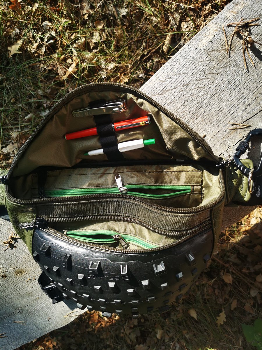 PSabisz's tweet image. FAT bike tire big waistbag ♻️💪🔥

#zerowaste #biketires #innertube #newlife #upcycle #suistainablefashion #eko #fashion #prezent #manufaktura #handmade #hotstuff #unitedgreen #wegebag #tubeless #fixedgear #fatbike #tires