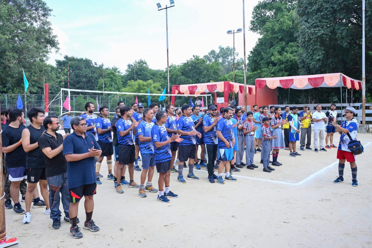 IITKanpur's tweet photo. IIT Kanpur's staff team, IIT Kanpur A, emerged as the winners in the 2023 Kanpur Office League Volleyball Tournament organized by the Staff Gymkhana at IIT Kanpur. 

#volleyball #tournament #IITKanpur #iitk https://t.co/Tda1MM8lDx