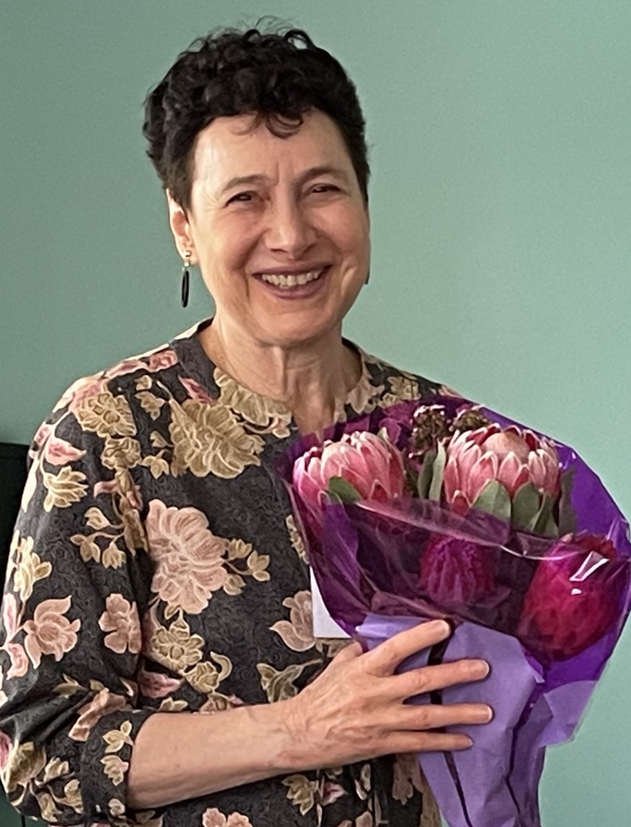 Had such fun sharing writing and illustrating reminiscences with members of Society of Women Writers Victoria @SocietyofV Thank you Meryl Brown Tobin for the lovely flowers AND the photo!