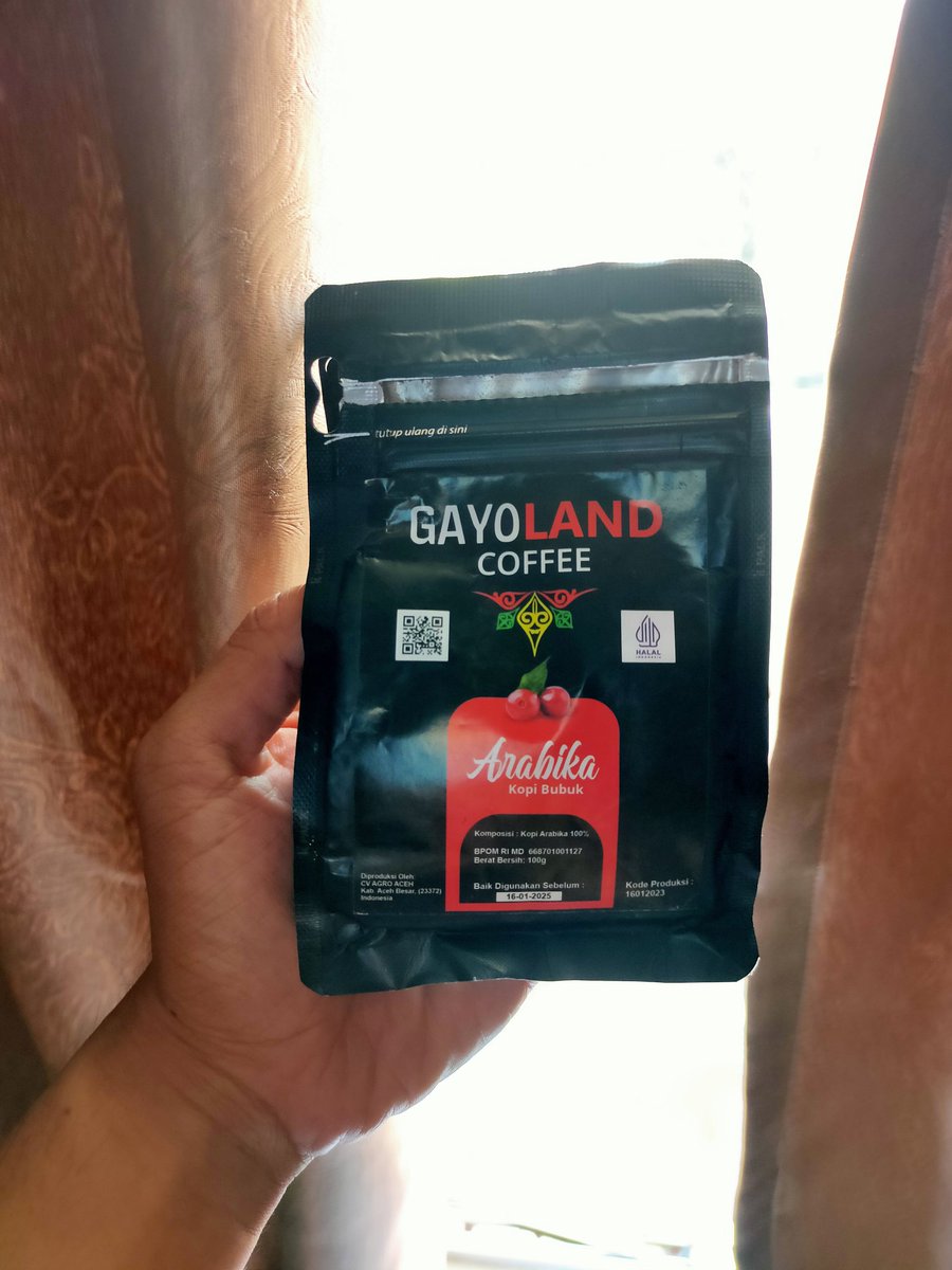 masgillan's tweet photo. This product so scum. Kok bisa team qc @alfamart ngelewatin produk ini? Jelas ngerusak nama Arabika Gayo. Dikit pun ga ada terasa Arabika nya. Parah. https://t.co/habxLCg4GO