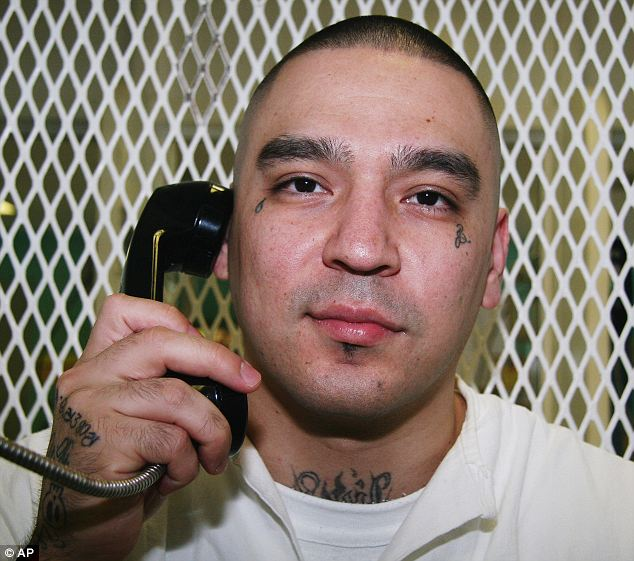 KarineOmry's tweet photo. I remember #RobertGarza executed by the state of Texas on Sept 19, 2013. He was convicted under the Law of Parties and executed although he didn't pull the trigger. This law states that a person can be criminally responsible for the actions of another.
#EndTheDeathPenalty https://t.co/dUXw9pzwuT