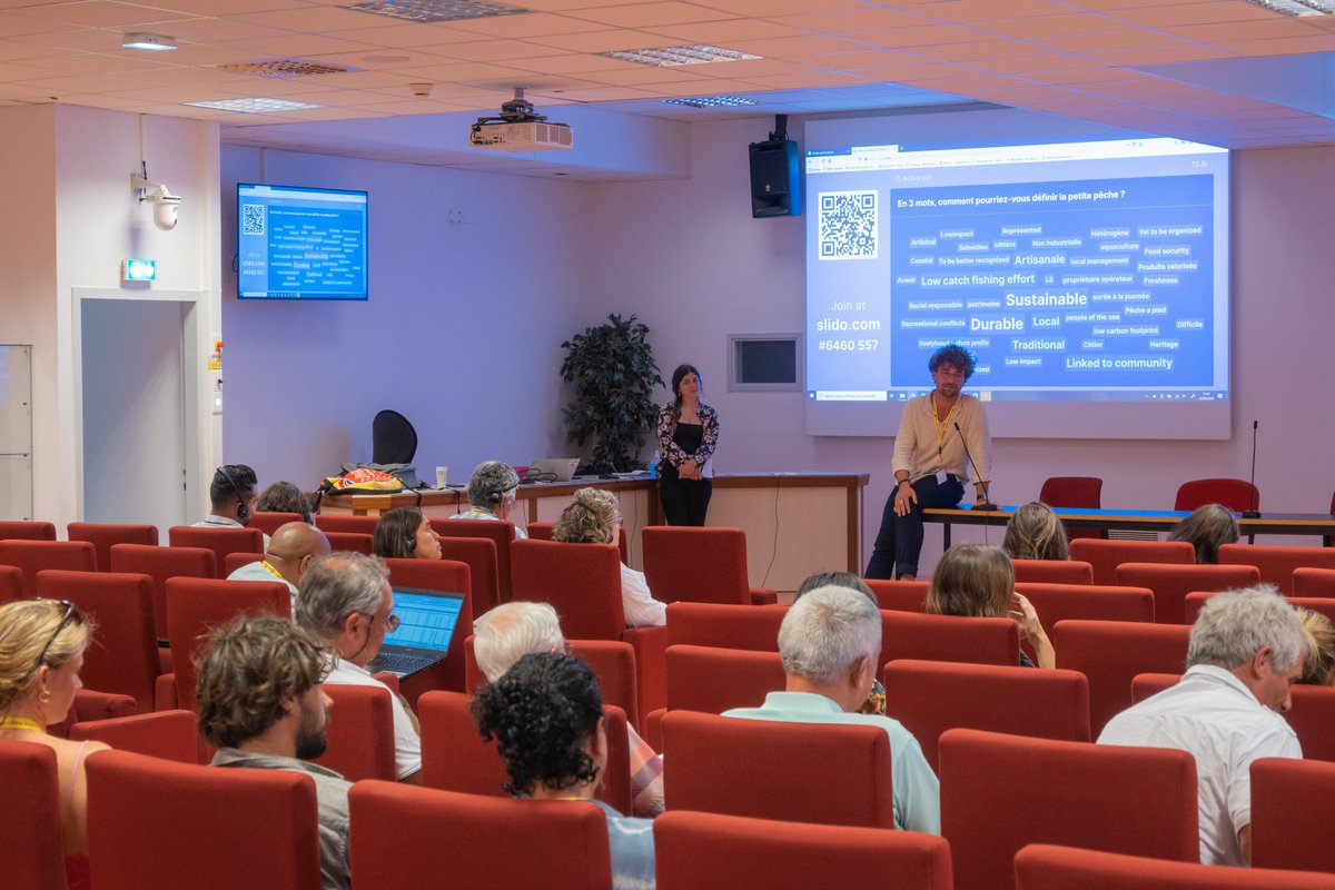 📢 Workshop report summarising  the discussion with researchers and fishers about the future of #SmallScaleFisheries in #Europe with @EiderGuep, Benjamin, Katia,
rb.gy/cszya