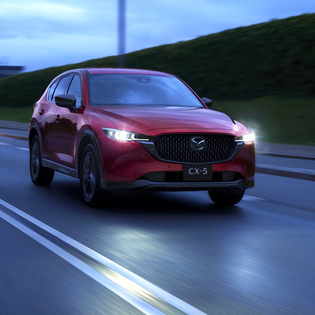 MazdaTurkey's tweet photo. Stiliyle, konforuyla ve güvenli yol tutuşuyla Mazda CX-5 tam size göre!😎
#Mazda #DriveTogether #CX5 https://t.co/muRQpOJRHX