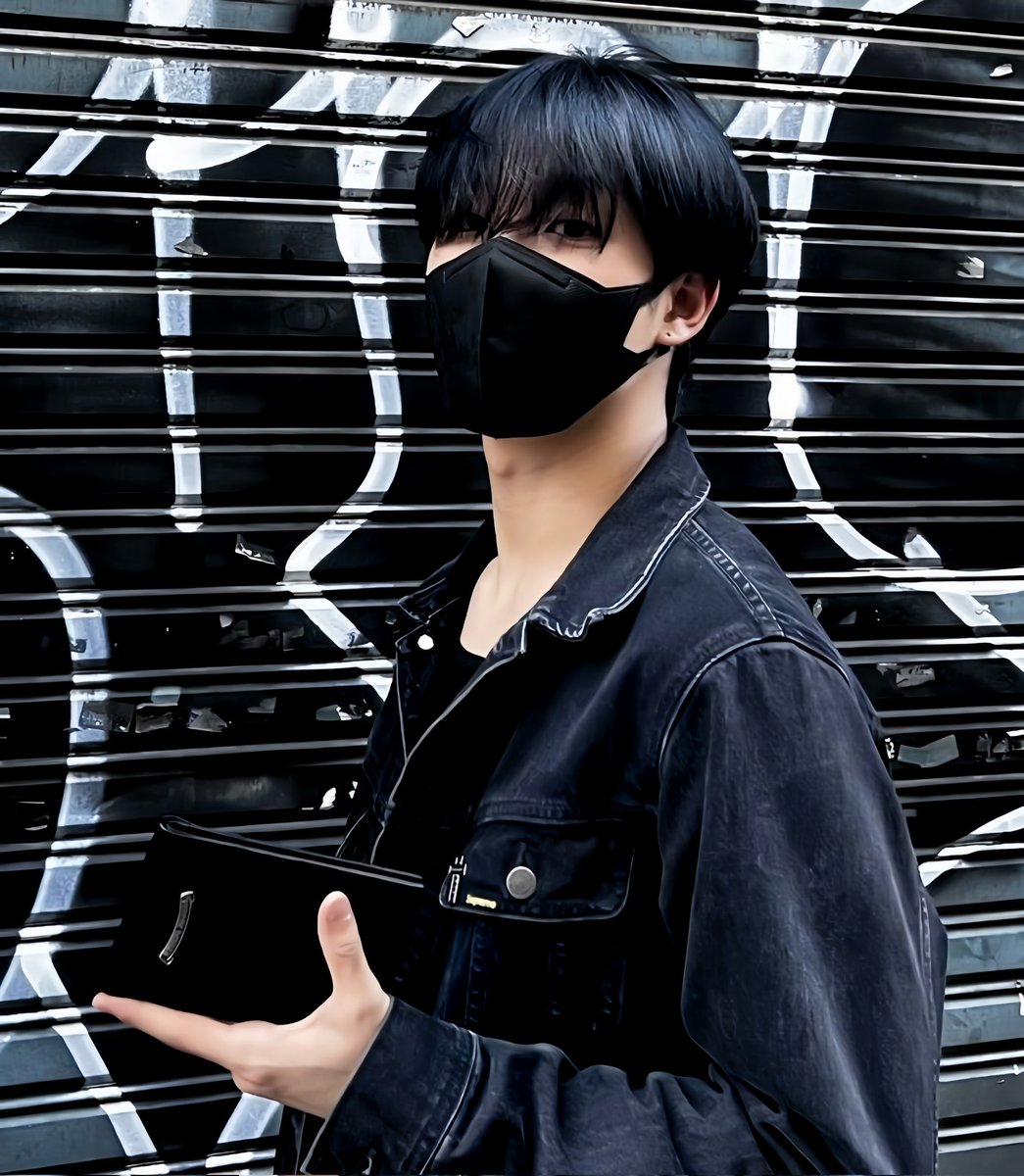 _hourlyjihoon's tweet photo. #JIHOON #지훈 #ジフン #트레저지훈 #트레저 https://t.co/cTM2nDn1ax